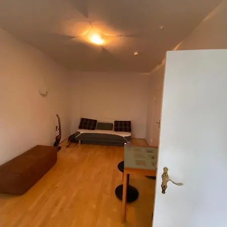 Einzimmerwohnung In Der Naehe Kudamms Und Location Gruenewald *